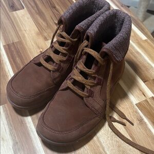 CHACO Boots Women’s 8.5 Brown Leather Barbary Ankle Chukka Waterproof Knit Cuff